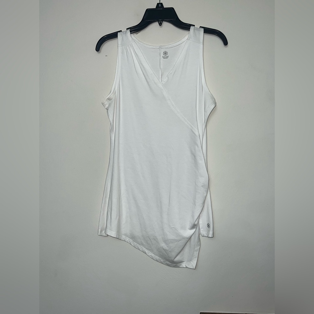 GAIAM Women’s Long White Sleeveless Wrap Top Medium